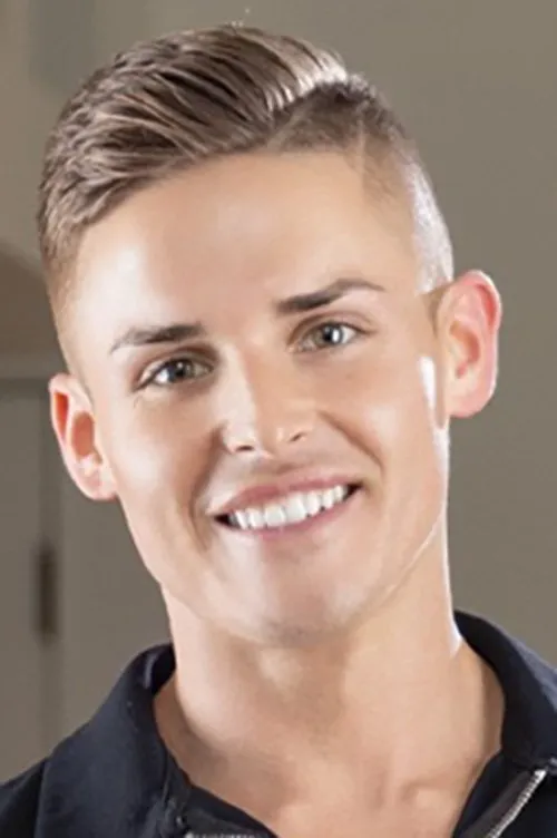 Tyler Rush interpretando a 