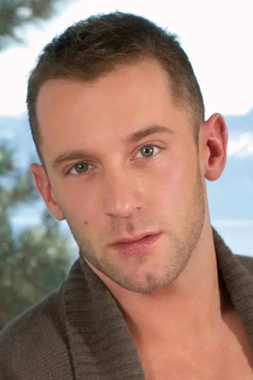 Tyler Wolf interpretando a 