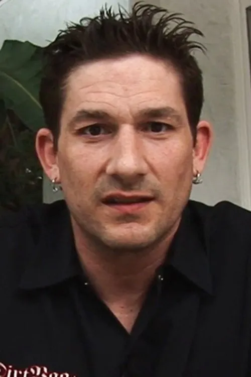 Foto de perfil del actor Tyler Wood en el reparto