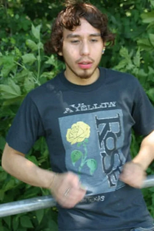 Tyler Zane interpretando a (archive footage)