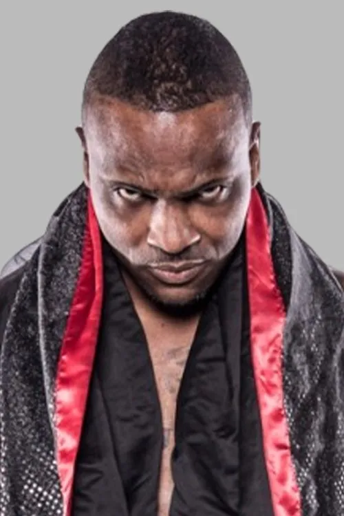 Tyrone Evans interpretando a Tsunami