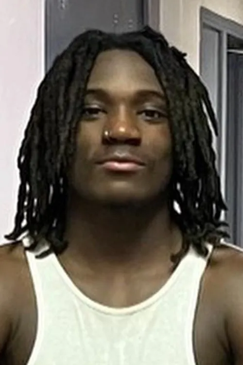 Tyshawn Denson interpretando a Self