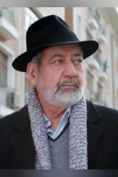 Ubaydullo Omon interpretando a 