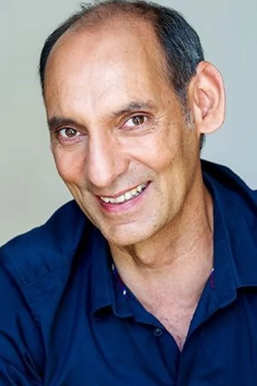 Udo Jolly interpretando a Kriegsherr Hagen