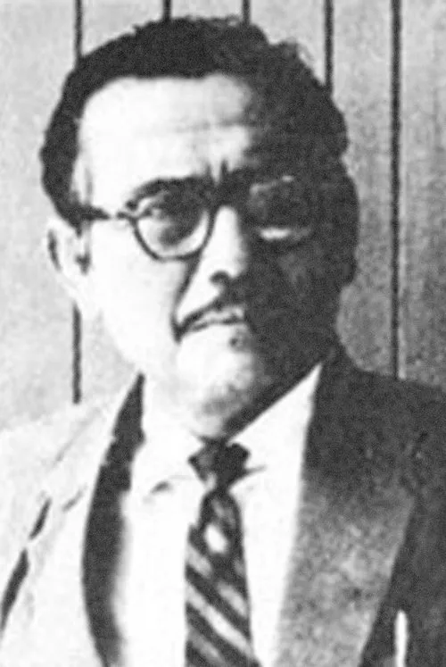 Momo Latiff ha trabajado con Udo Omar en 1 ocasiones