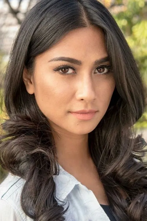 Uli Auliani interpretando a Siska