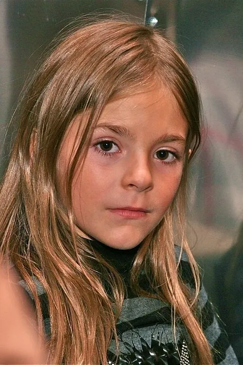 Uliana Ivashchenko — personaje: Zhenya