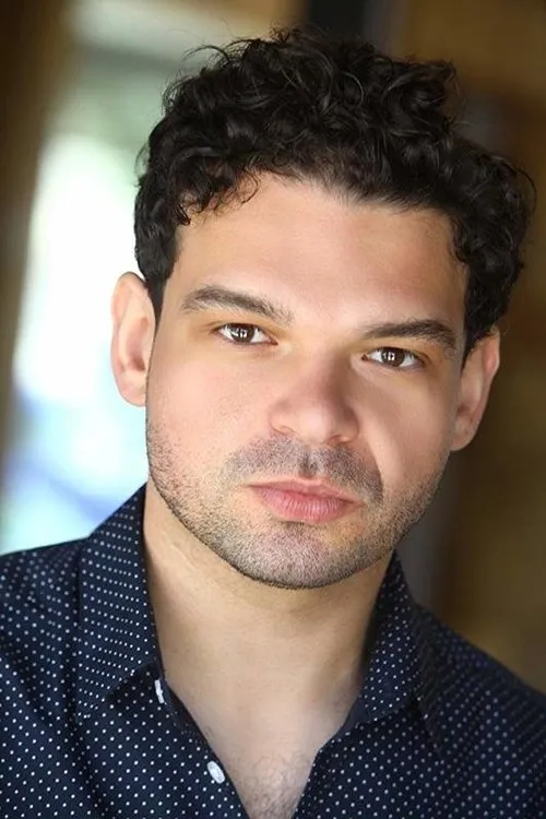 Umberto Celisano interpretando a Miguel Mendéz