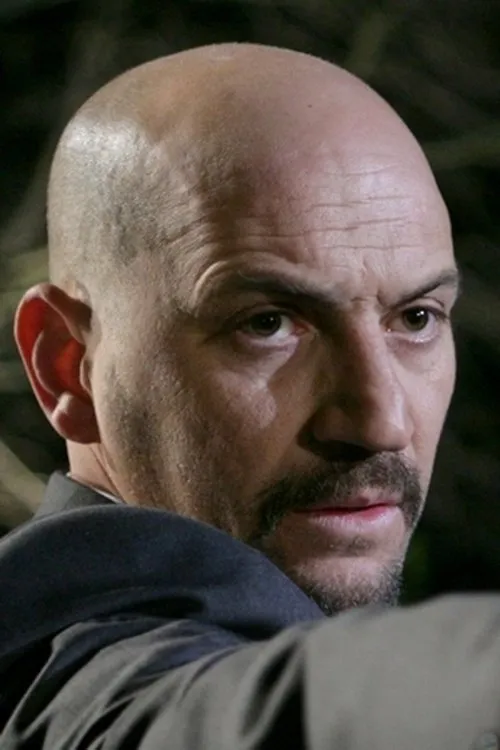 Umberto Procopio interpretando a Salvatore