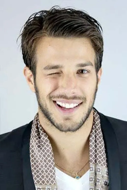 Umur Yiğit Vanlı en su biografía y filmografía