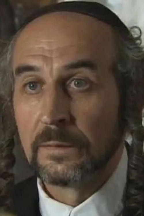 Caroline Milmoe ha trabajado con Юрий Петров en 1 ocasiones