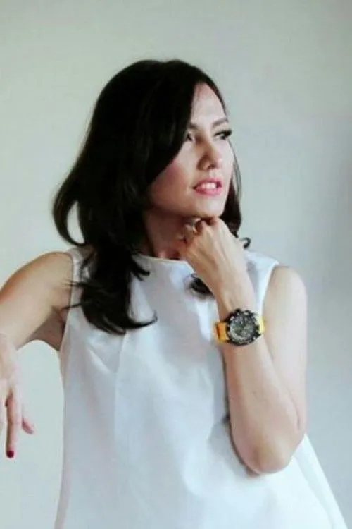 Amanda Faried ha trabajado con Uwi Jasmine en 1 ocasiones