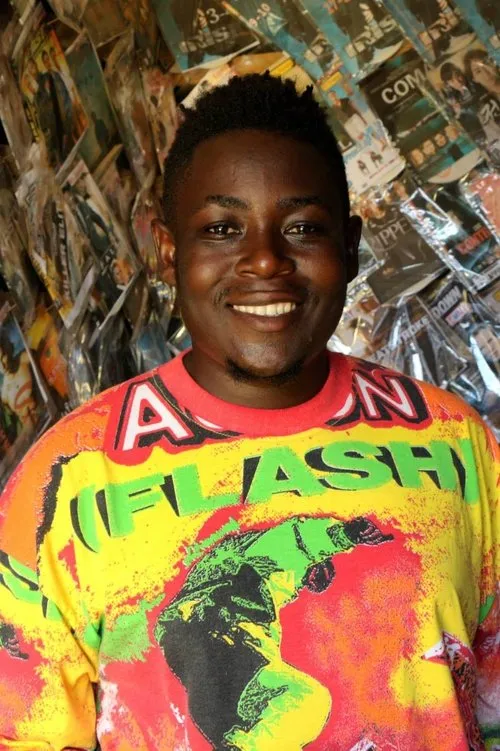 V.J. Emmie interpretando a Self