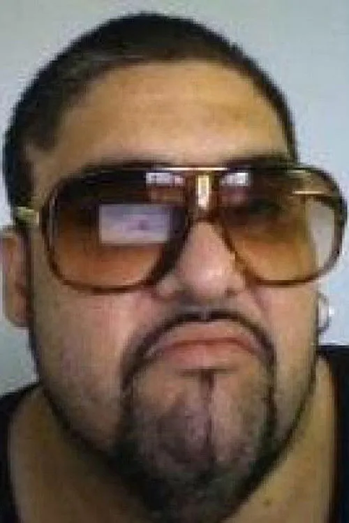 Lenny Mangiapane ha trabajado con Val Puccio en 1 ocasiones