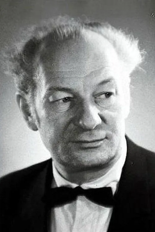 Valdeko Ratassepp interpretando a