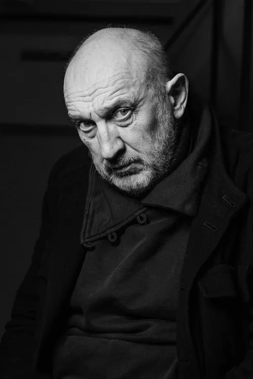 ????? ???????? ha trabajado con Valentinas Masalskis en 2 ocasiones