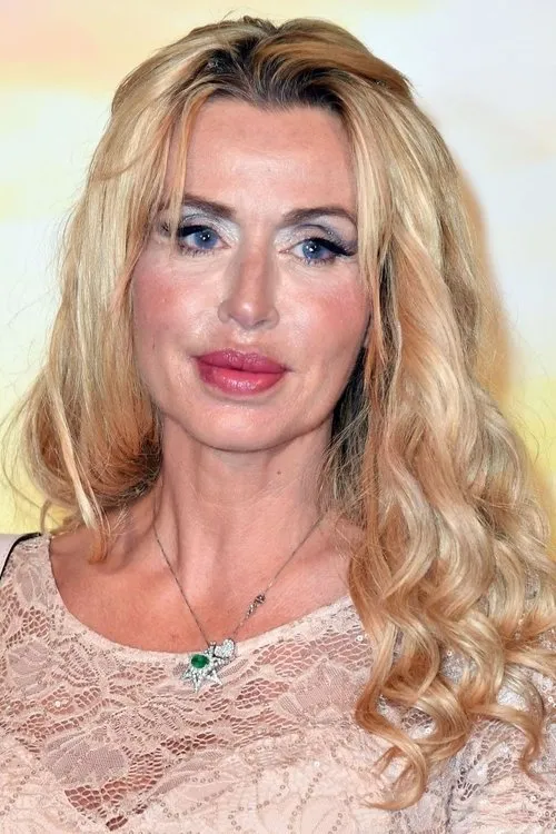 Valeria Marini interpretando a Mina 'Bambola'