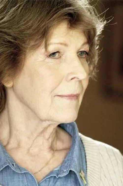 Valerie Kairys interpretando a Matra