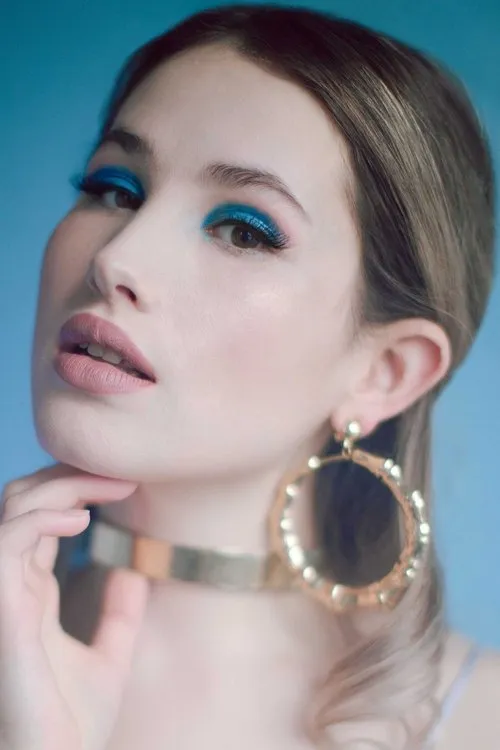 Valerie Lighthart interpretando a Ash