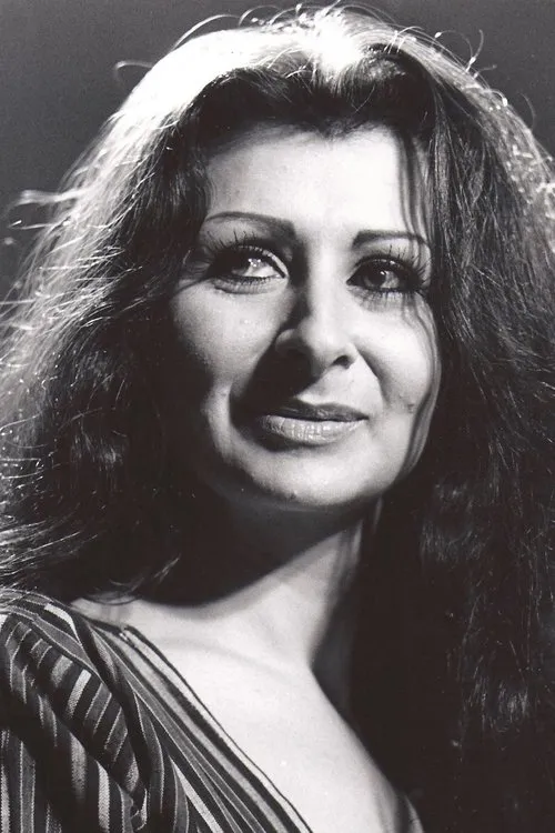 Valerie Mamches interpretando a Val