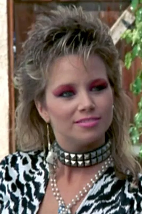 Valerie Stevenson — personaje: Lisa Copley