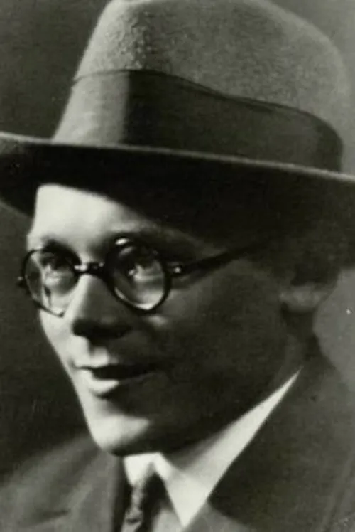 Valerijonas Derkintis interpretando a Petras' father