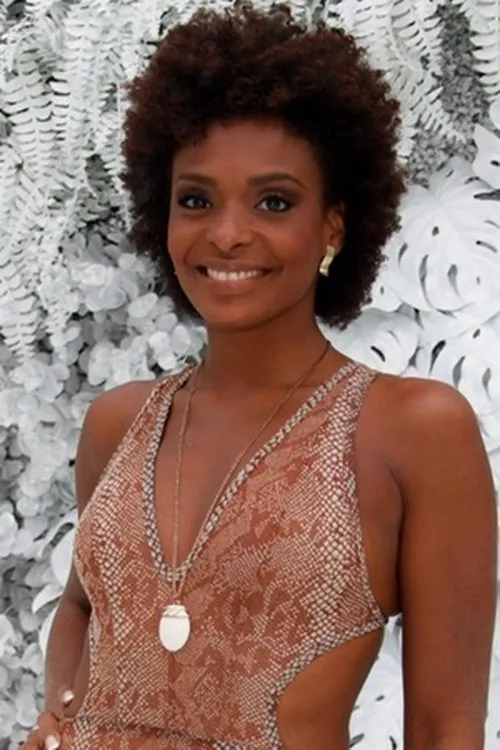 Valquiria Ribeiro interpretando a