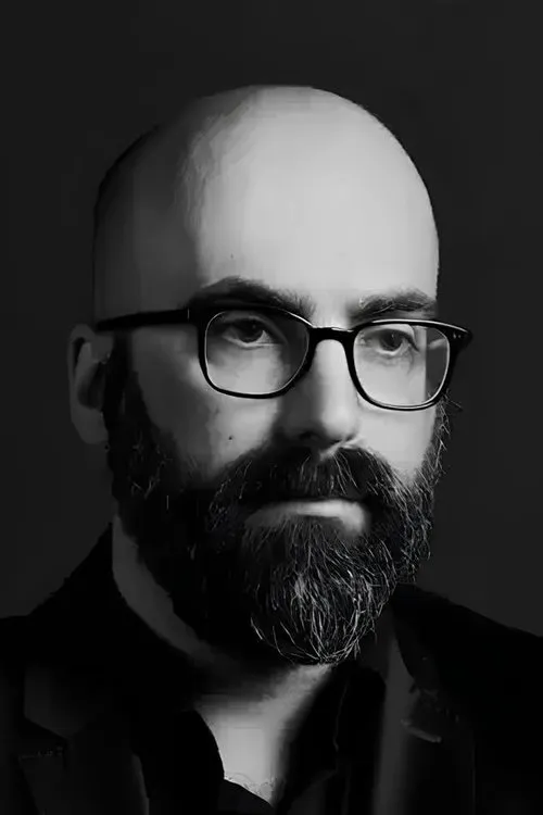 Valter Hugo Mãe interpretando a Self