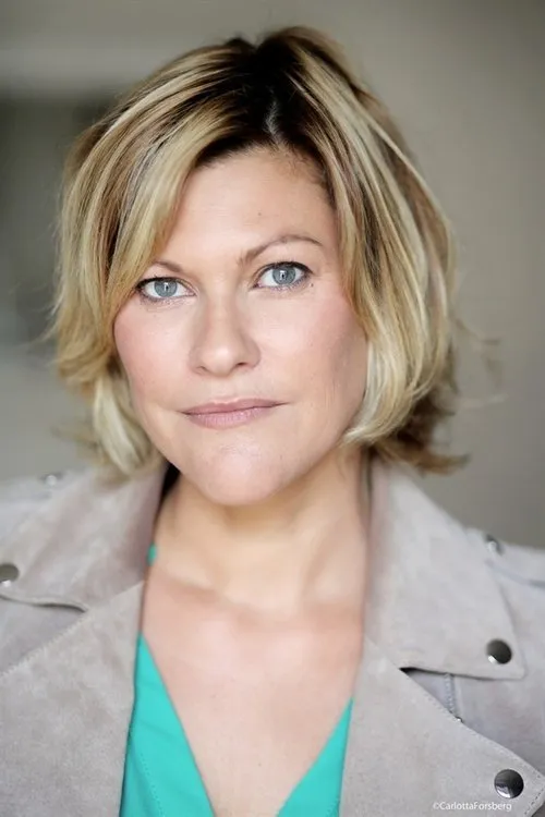 Vanessa Valence interpretando a Isabelle