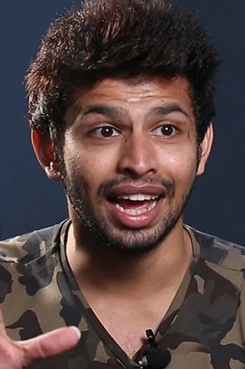 Varun Kamal interpretando a Joshua