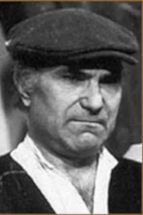 Vasil Vachev interpretando a Bay Stoyan