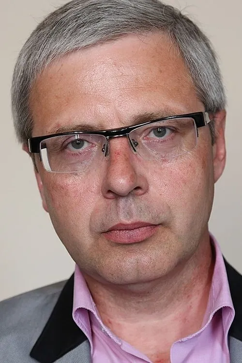 Василий Мичков interpretando a