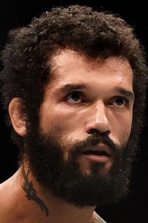 Vaughan Lee interpretando a Self