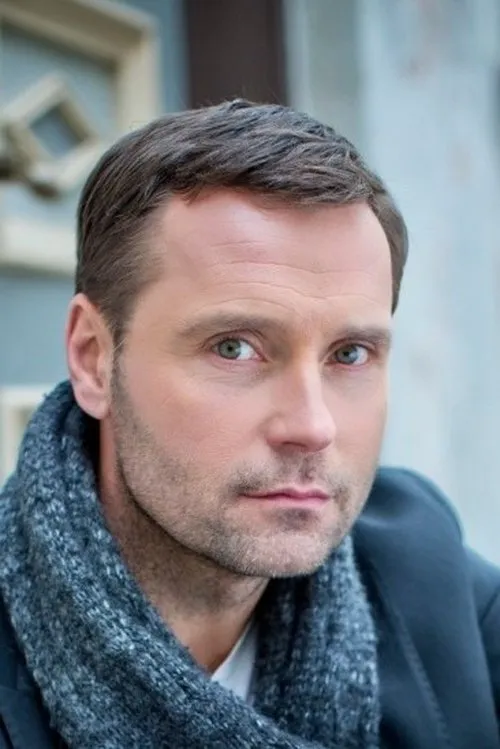 Merilin Kirbits ha trabajado con Veikko Täär en 1 ocasiones