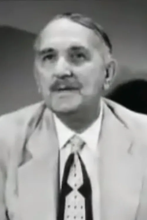 Velissarios Kondogiannis interpretando a 