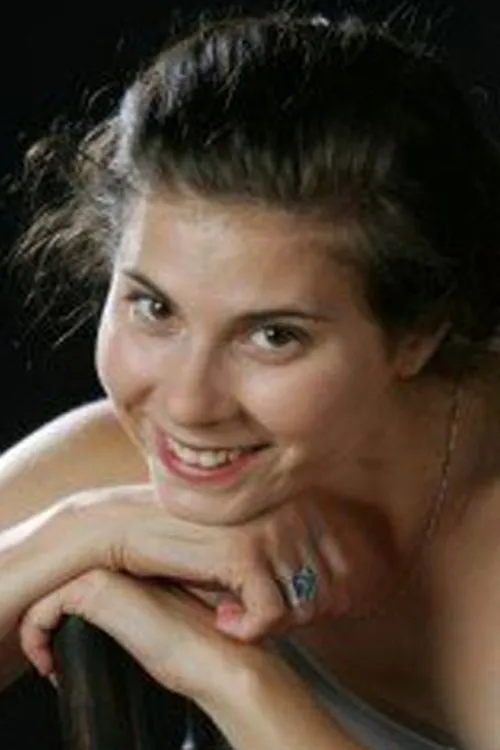 Vera Sipos — personaje: Eszti Ormos