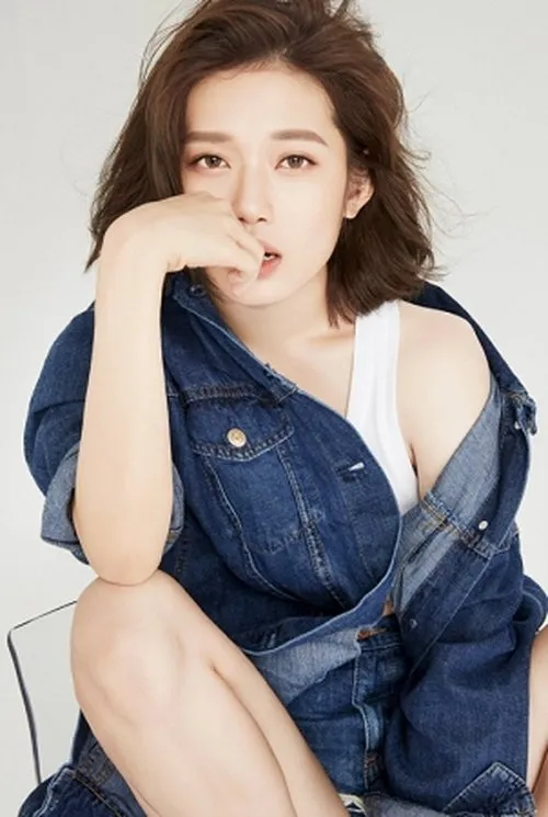 Vera en su biografía y filmografía