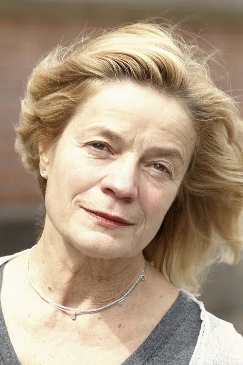 Verena Buss interpretando a Frau Tobler