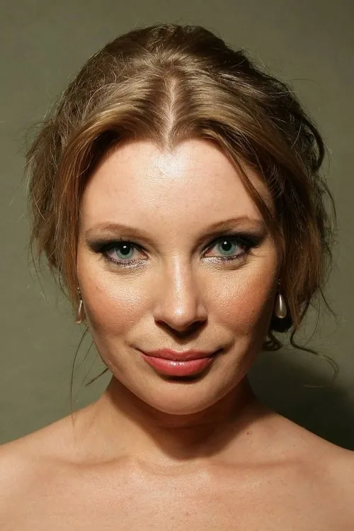 Veronica Sywak interpretando a Ada Horrace