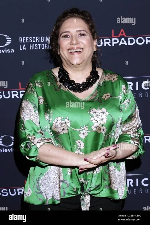 Verónica Terán interpretando a Marisa