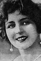 Veronika Buzhinskaya interpretando a 