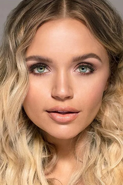 Veronika Dash interpretando a Maddy