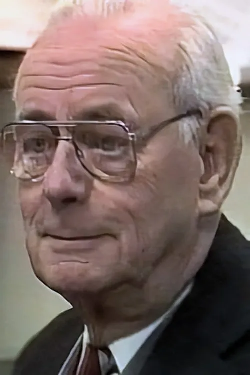 Vic Gordon — personaje: Sgt. Bert Kennedy