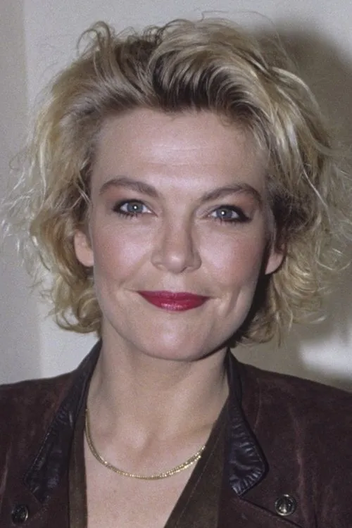 Vicki Benckert interpretando a Backing Vocals