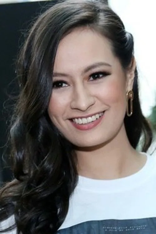 Vicky Monica interpretando a Mantrili