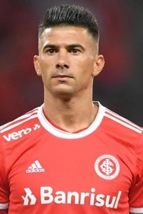 Paolo Guerrero ha trabajado con Victor Cuesta en 1 ocasiones