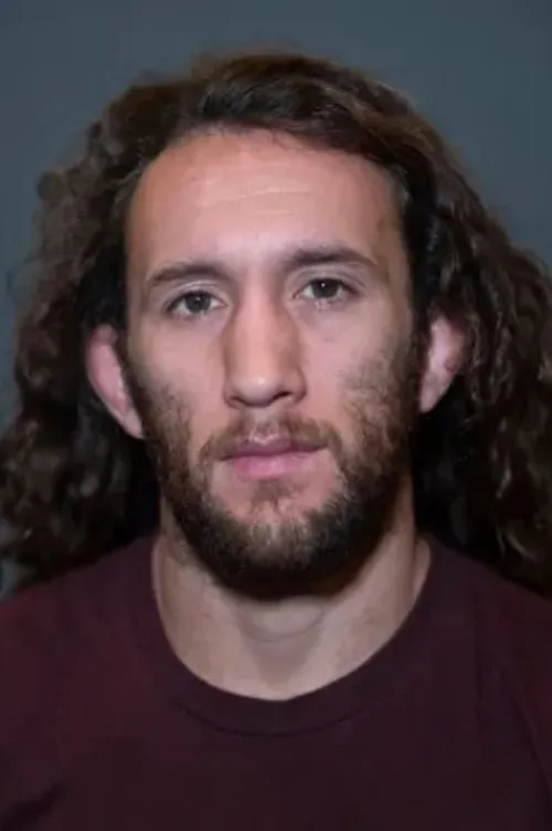 Hayisaer Maheshate ha trabajado con Victor Henry en 1 ocasiones