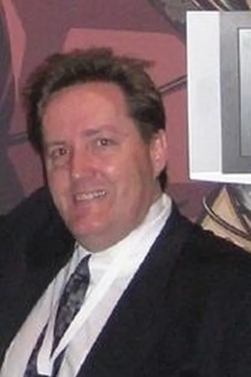 Victor Ireland interpretando a Self