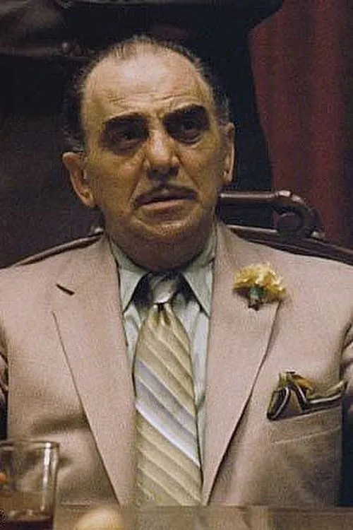 Rudy Bond ha trabajado con Victor Rendina en 2 ocasiones