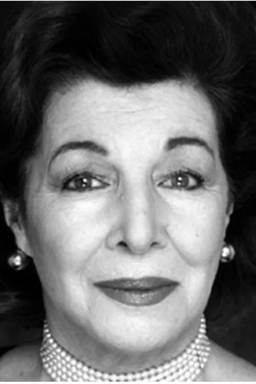 Victoria Boothby interpretando a